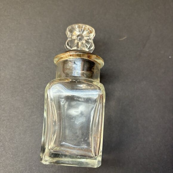 Vtg CLEAR SQUARE GLASS PERFUME BOTTLE With STOPPER APOTHECARY - Picture 5 of 8